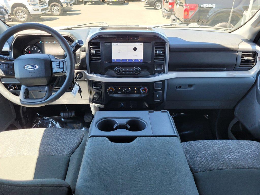 2023 FORD F-150 XLT — миниатюра 17