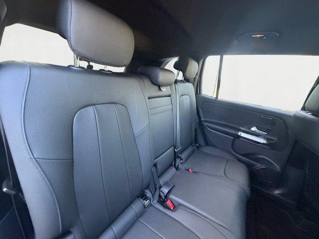 2025 Mercedes-BENZ GLB 缩略图 18