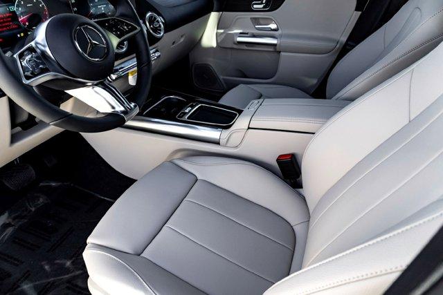 MERCEDES-BENZ GLA - 10