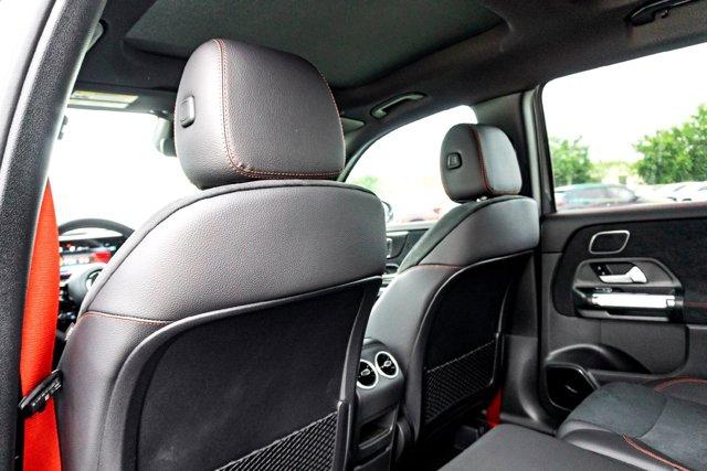 2026 Mercedes-BENZ AMG GLB 35 BASE — миниатюра 19