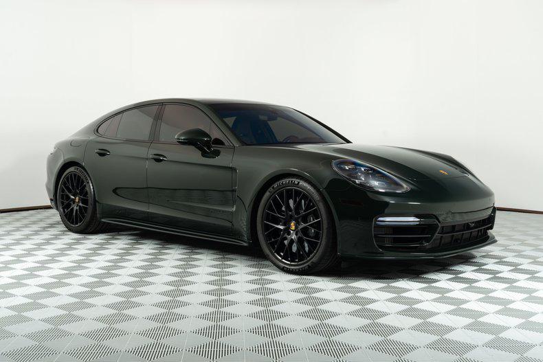 2022 Porsche Panamera