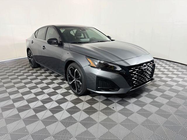 New 2026 Nissan Altima SR FWD