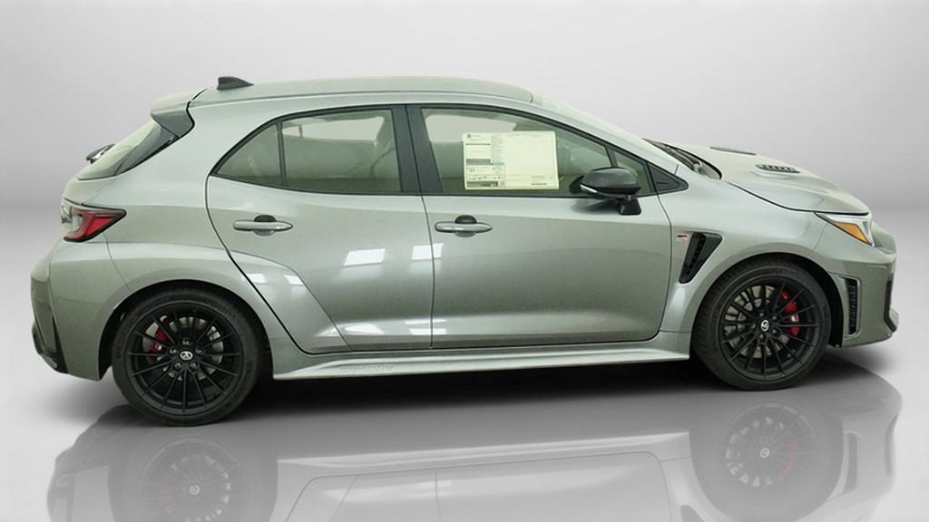 2026 Toyota GR COROLLA PREMIUM 缩略图 7