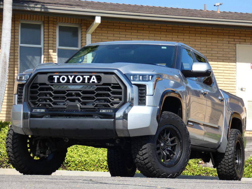 TOYOTA TUNDRA - 4
