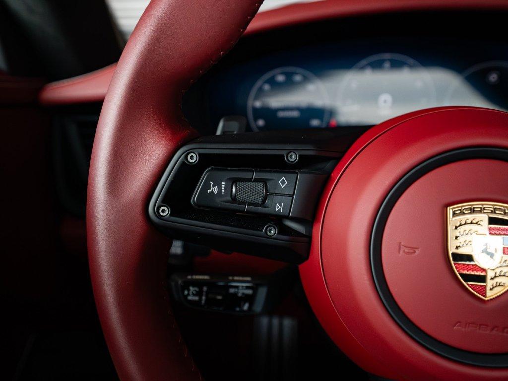 2025 Porsche 911 CARRERA 4 GTS — миниатюра 17