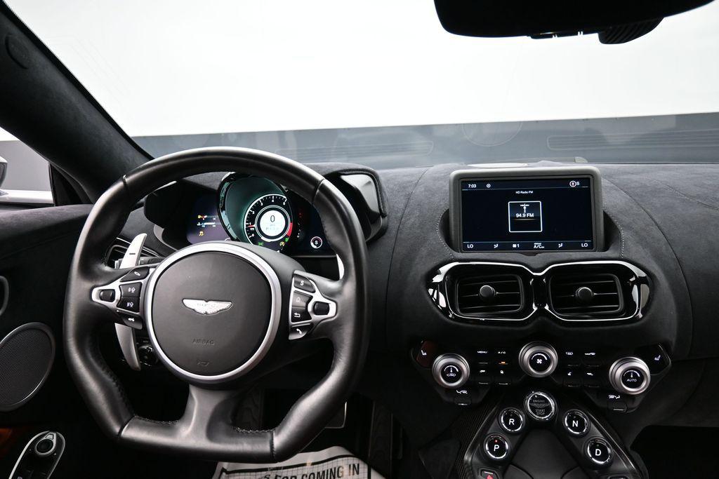 2020 Aston Martin VANTAGE BASE — фото 11