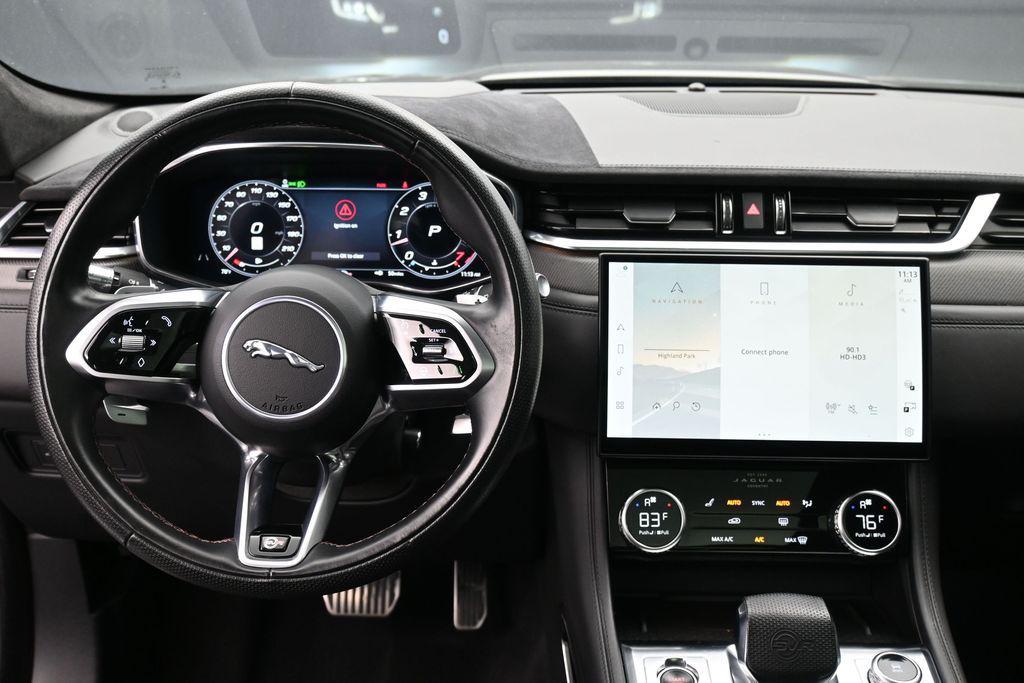 صورة 11 لـ 2021 Jaguar F-PACE SVR P550 AWD AUTOMATIC