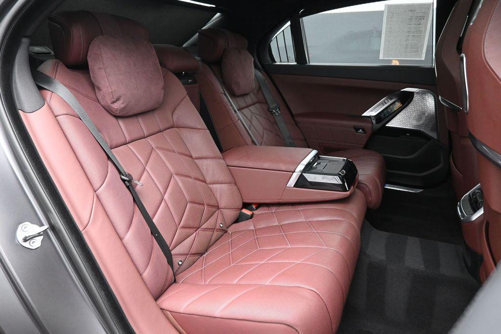 صورة مصغرة 29 لـ 2023 BMW 760 I XDRIVE