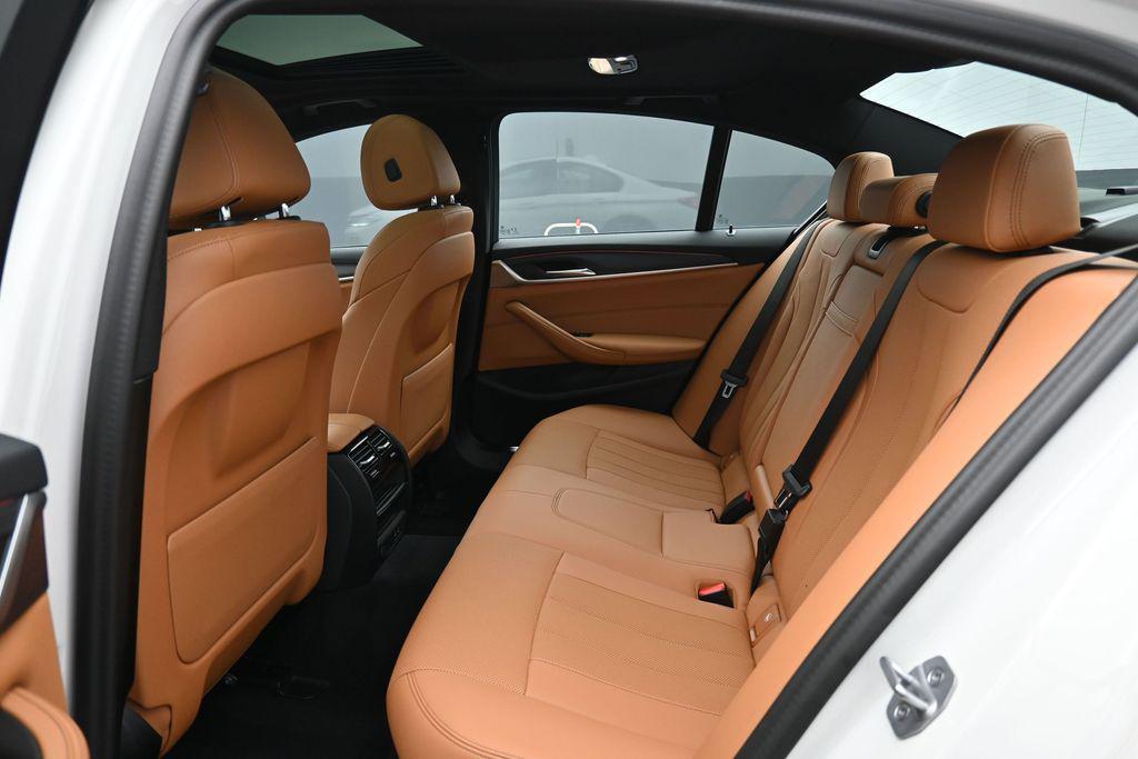 صورة مصغرة 22 لـ 2023 BMW 530 I XDRIVE