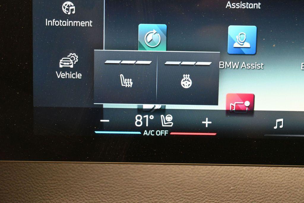2024 BMW IX XDRIVE50 — миниатюра 17