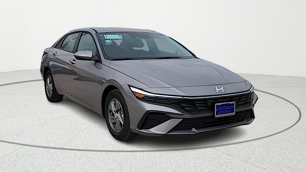New 2026 Hyundai ELANTRA SE