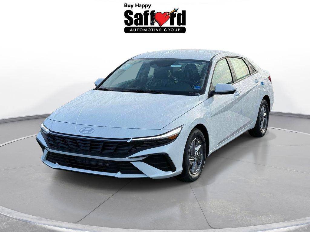 New 2026 Hyundai ELANTRA SE
