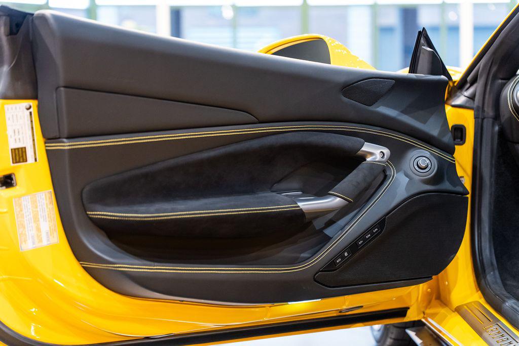 2021 Ferrari F8 SPIDER BASE 照片 20