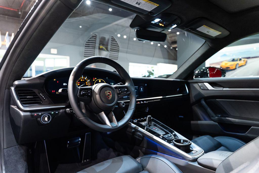 2025 Porsche 911 TURBO — миниатюра 32