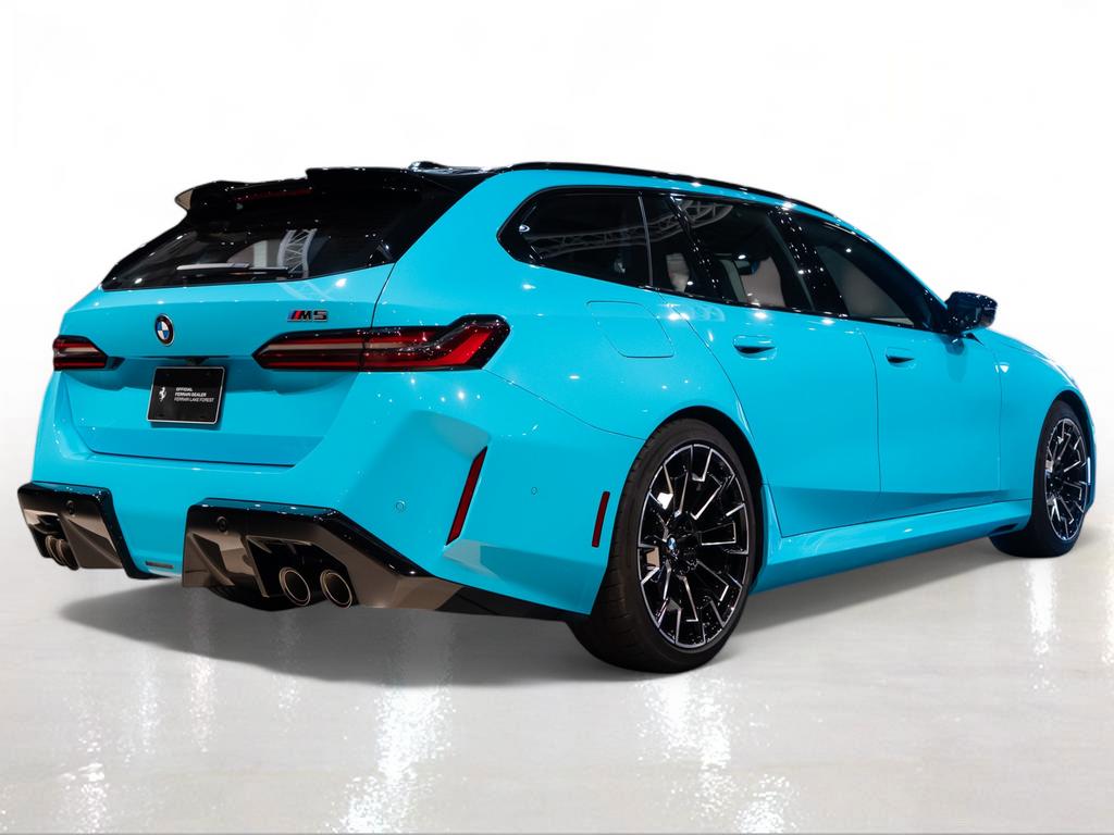 صورة 10 لـ 2026 BMW M5 BASE