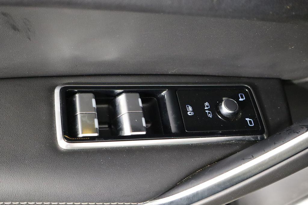 صورة مصغرة 21 لـ 2025 Jaguar F-PACE R-DYNAMIC S P250 AWD AUTOMATIC