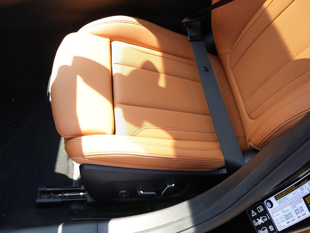 صورة مصغرة 46 لـ 2025 BMW 330 XDRIVE