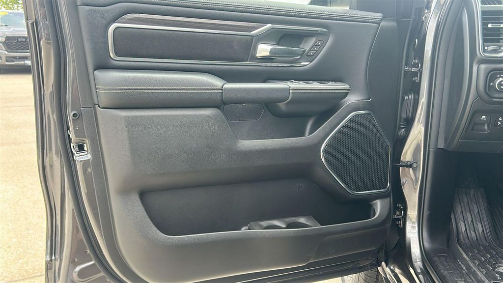 2026 RAM 1500 LARAMIE 缩略图 18