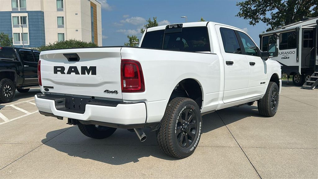 صورة 4 لـ 2026 RAM 2500 BIG HORN CREW CAB 4X4 6'4' BOX