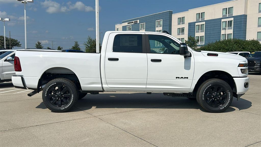 صورة 3 لـ 2026 RAM 2500 BIG HORN CREW CAB 4X4 6'4' BOX