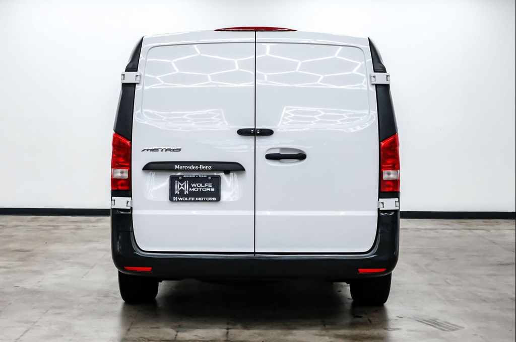 صورة 8 لـ 2023 Mercedes-BENZ METRIS BASE