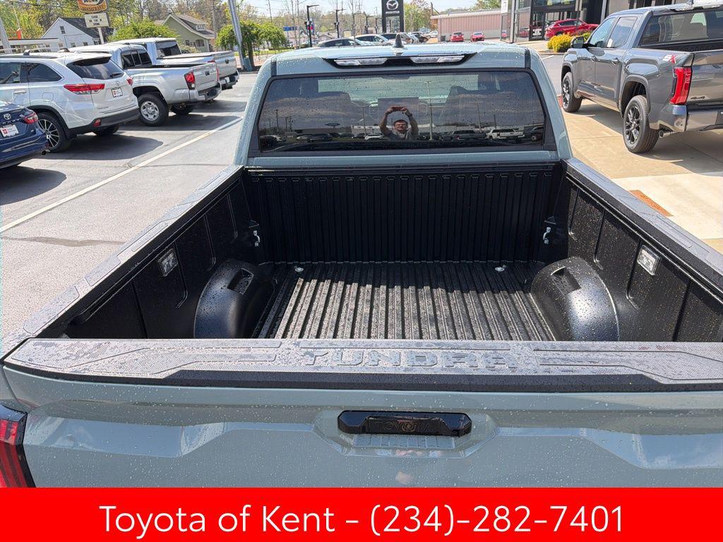 TOYOTA TUNDRA - 8