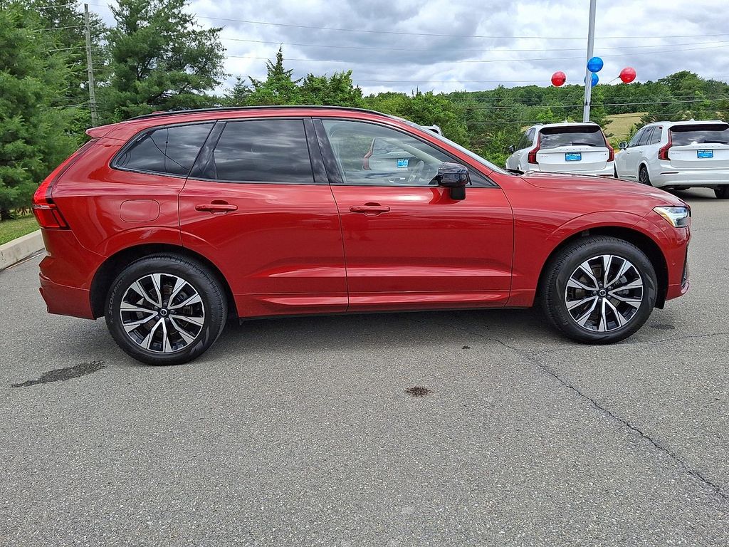 2024 Volvo XC60 B5 PLUS DARK THEME 照片 7