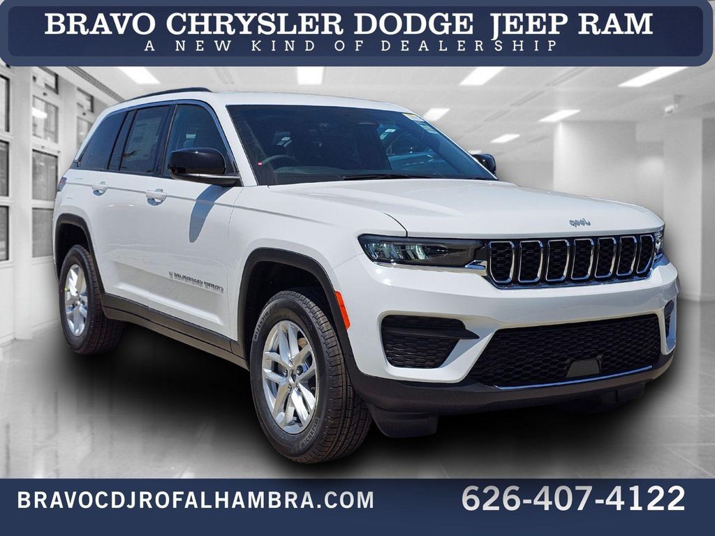 New 2026 Jeep Grand Cherokee Laredo
