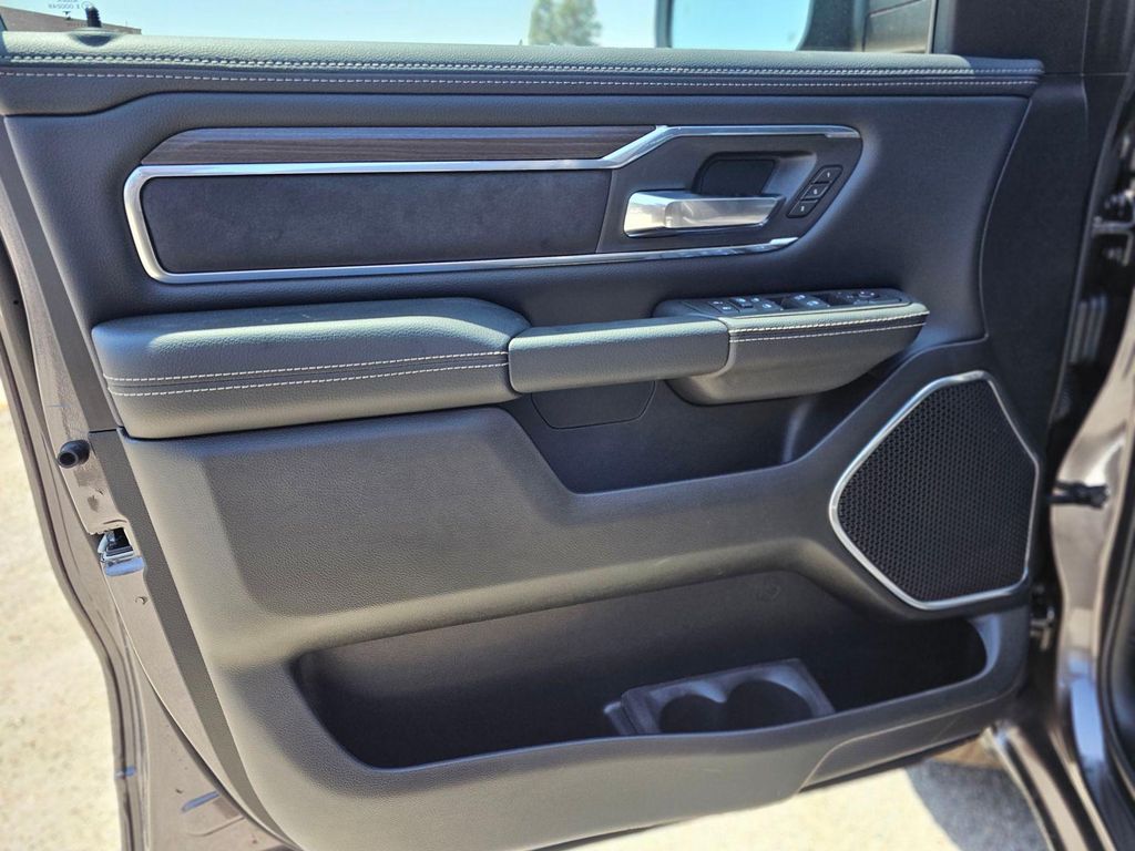 صورة مصغرة 20 لـ 2026 RAM 1500 LARAMIE