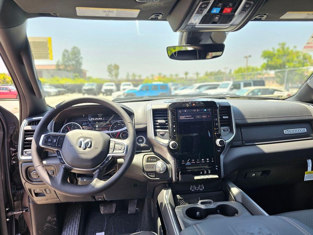 صورة مصغرة 25 لـ 2026 RAM 1500 LARAMIE