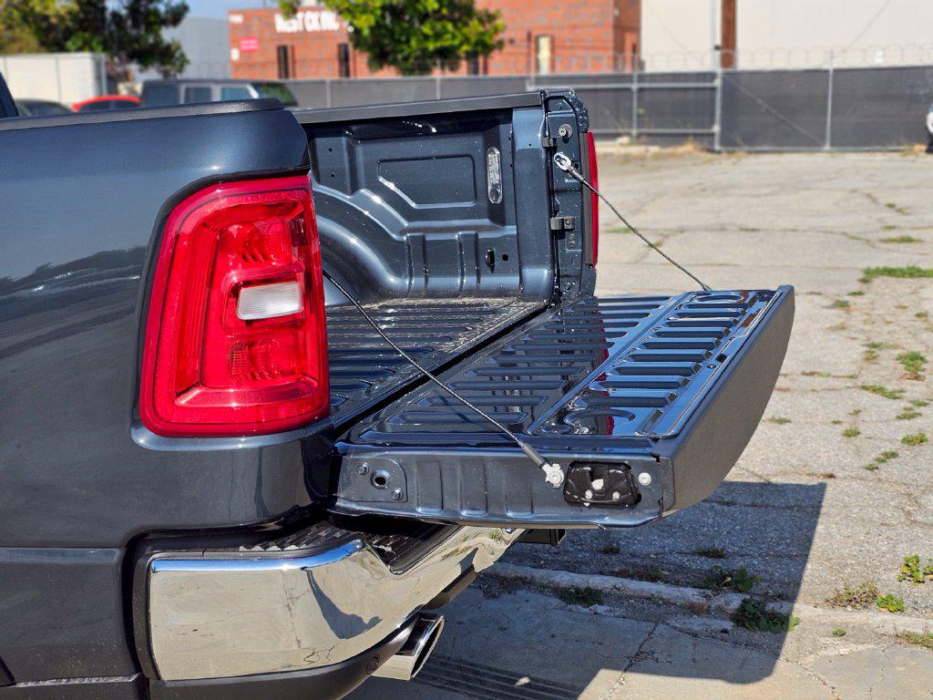2026 RAM 1500 LARAMIE — миниатюра 8
