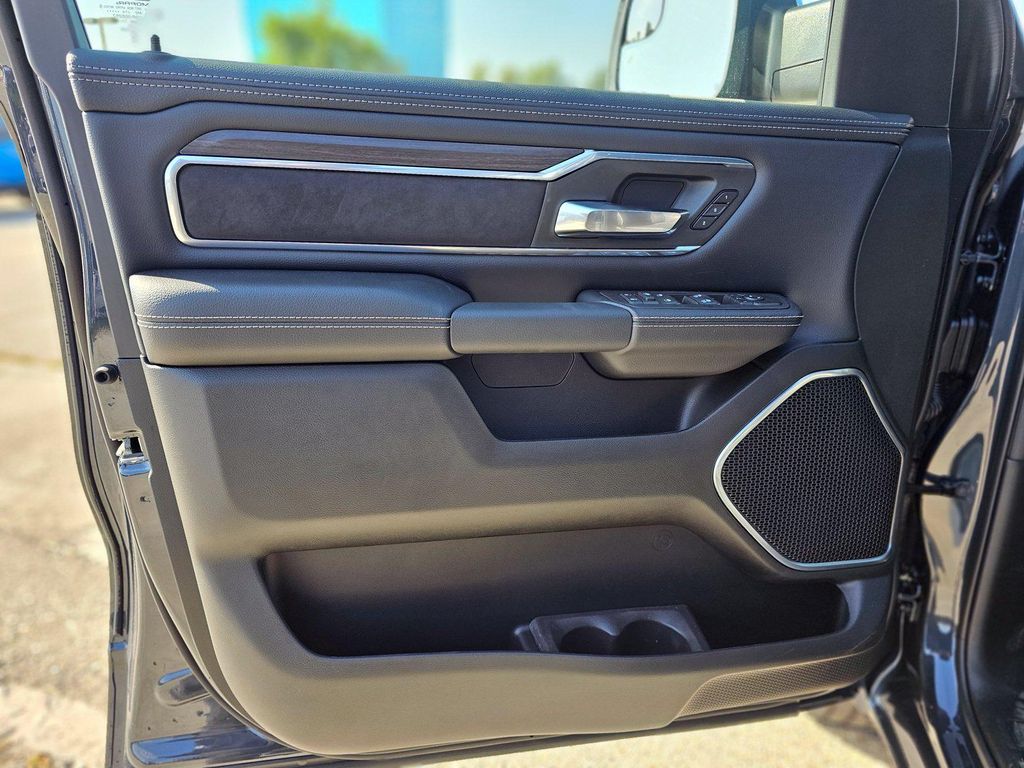 صورة مصغرة 20 لـ 2026 RAM 1500 LARAMIE
