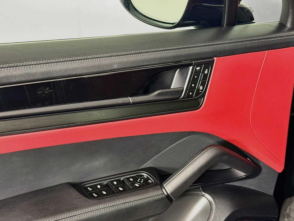 2025 Porsche CAYENNE CAYENNE GTS 照片 20