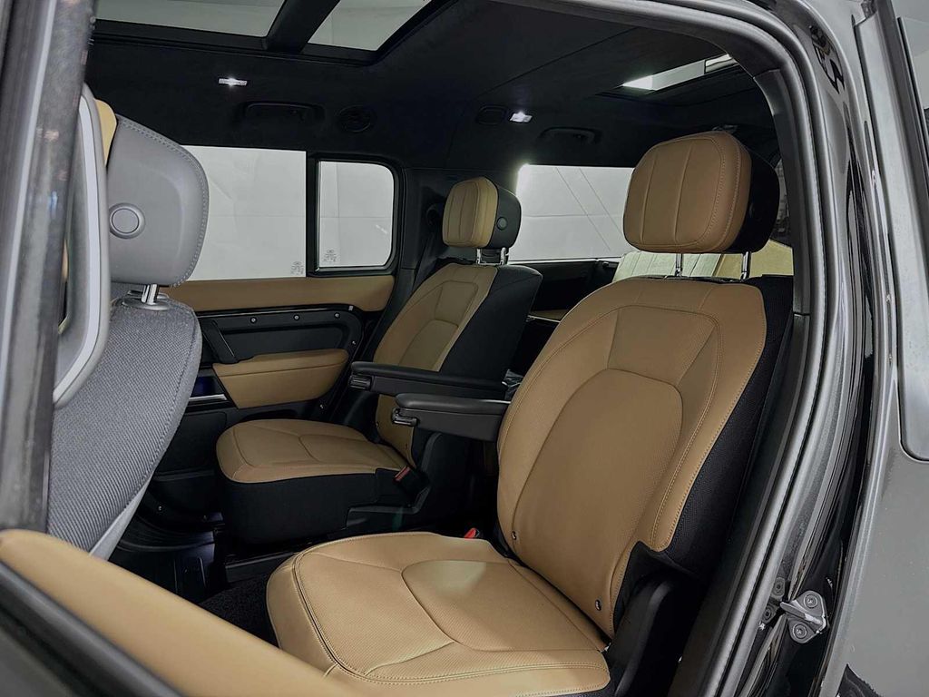 2026 LAND Rover DEFENDER V8 — миниатюра 22