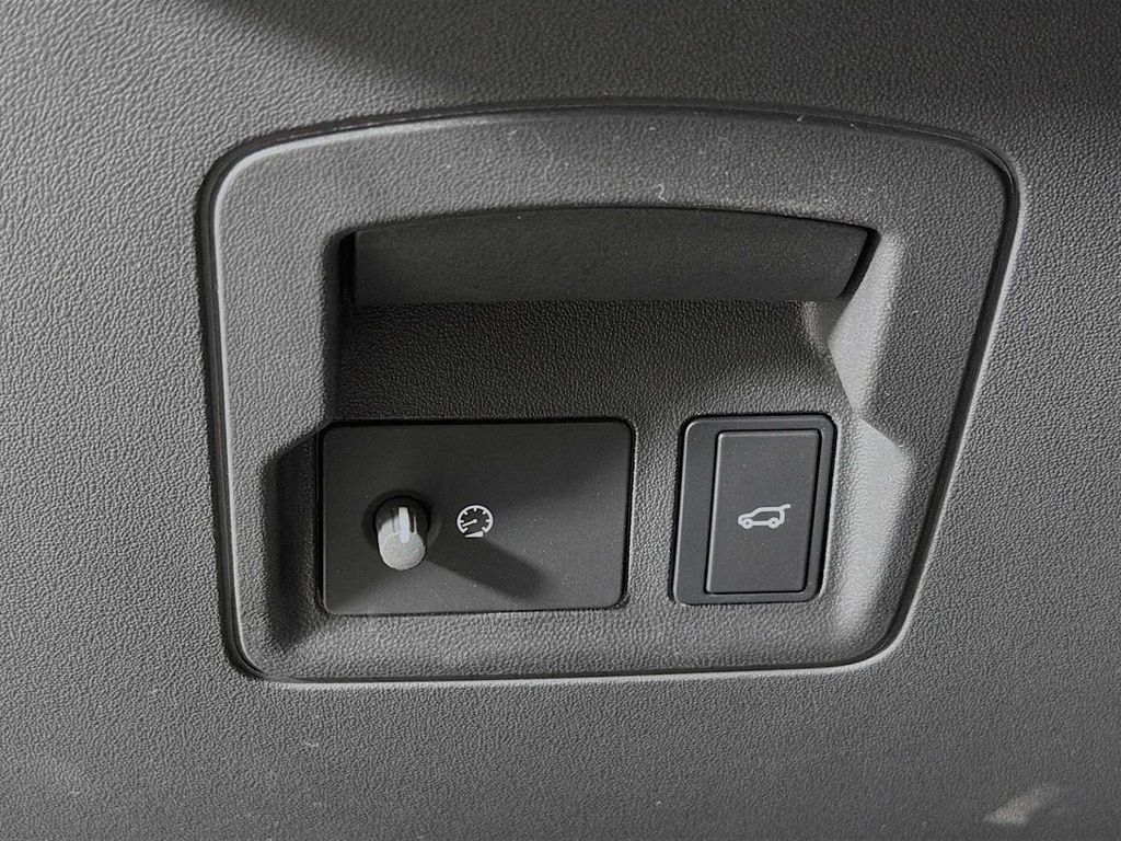 2026 LAND Rover RANGE ROVER VELAR P250 SE R-DYNAMIC — фото 9