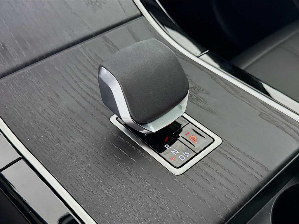 2026 LAND Rover RANGE ROVER VELAR P250 SE R-DYNAMIC — миниатюра 17