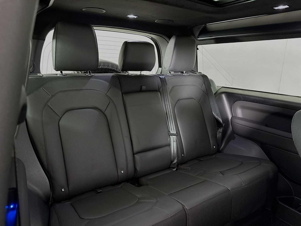 صورة مصغرة 27 لـ 2026 LAND Rover DEFENDER V8