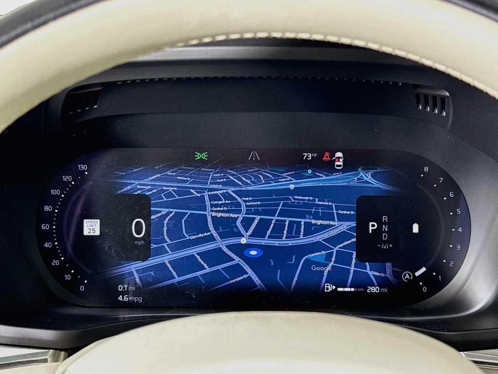 صورة مصغرة 12 لـ 2023 Volvo XC60 B5 ULTIMATE DARK THEME