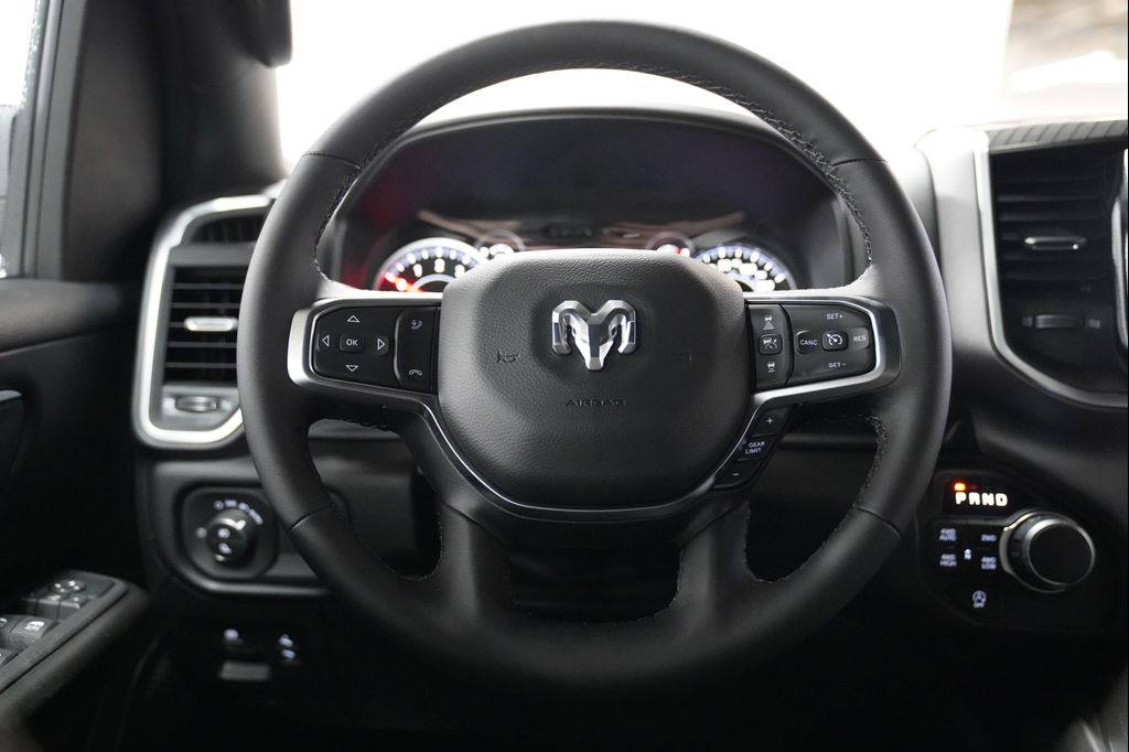 2026 RAM 1500 BIG HORN/LONE STAR — миниатюра 18