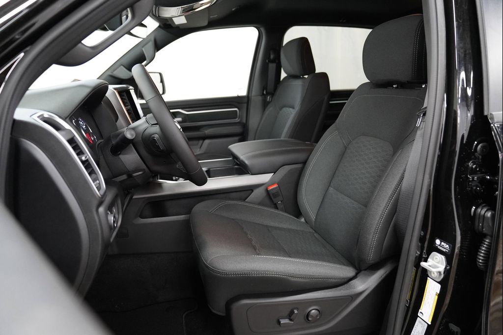 2026 RAM 1500 BIG HORN/LONE STAR 缩略图 3