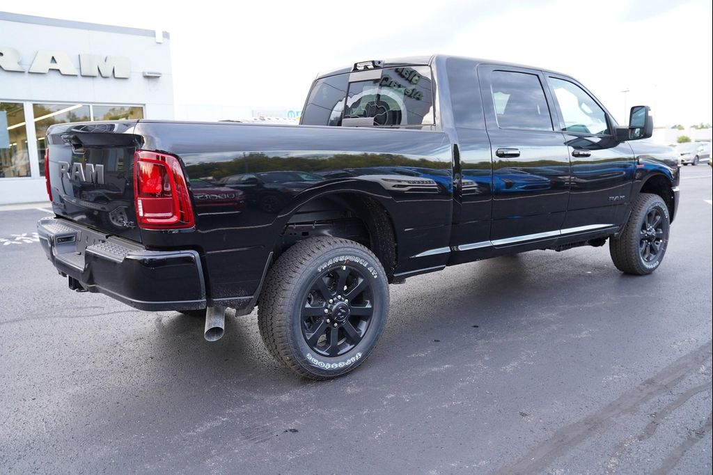صورة 3 لـ 2026 RAM 2500 LARAMIE MEGA CAB 4X4 6'4' BOX