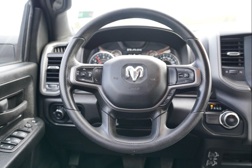 2024 RAM 3500 TRADESMAN CREW CAB 4X4 8' BOX — миниатюра 17