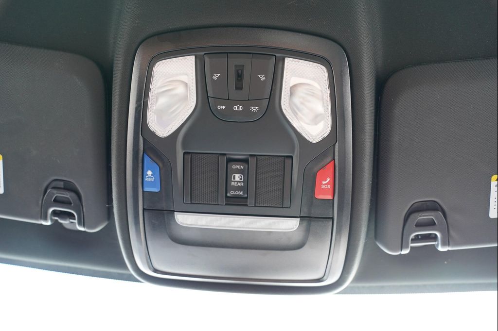 2024 RAM 3500 TRADESMAN CREW CAB 4X4 8' BOX — миниатюра 28