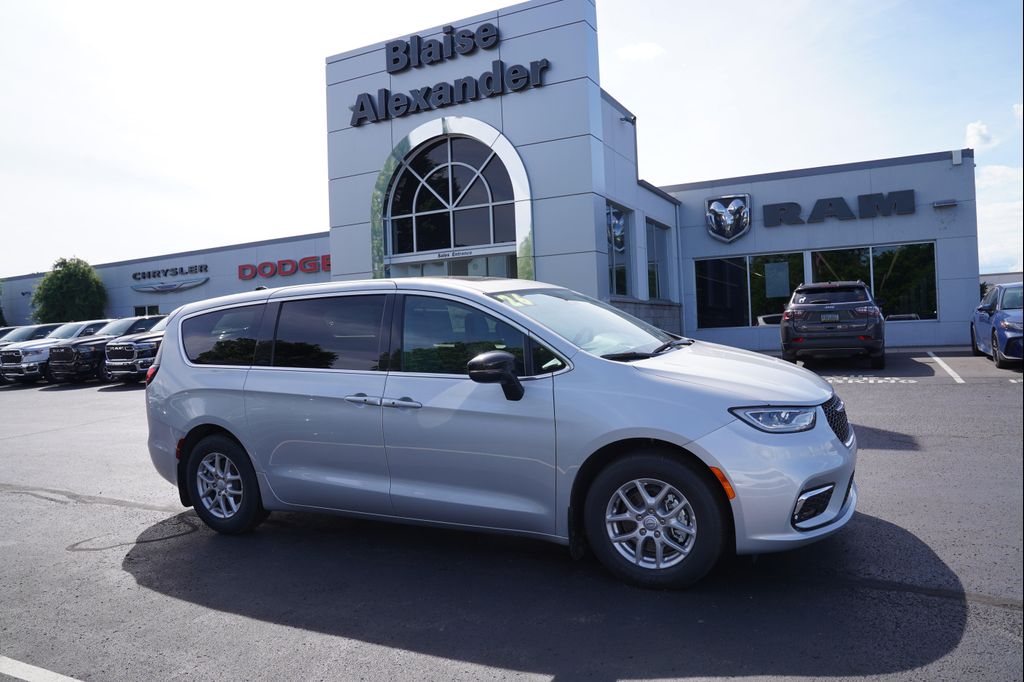 New 2026 Chrysler Pacifica L