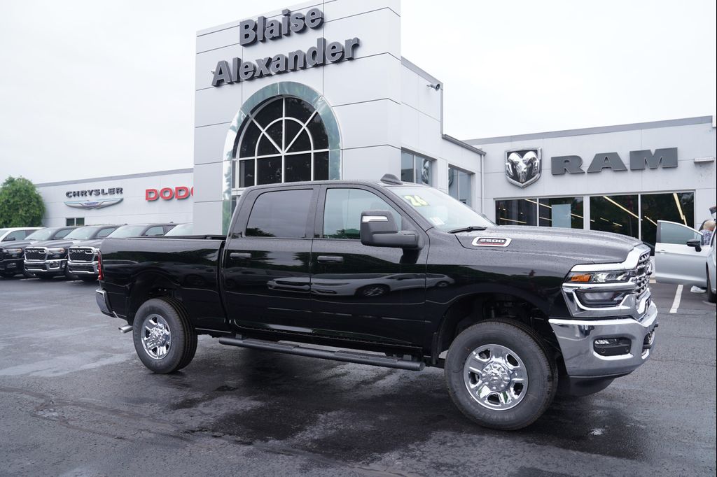 New 2026 RAM 2500 Tradesman Crew Cab 4x4 6'4' Box