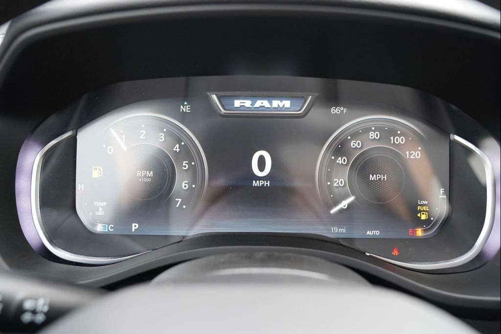 2026 RAM 1500 BIG HORN/LONE STAR — миниатюра 21