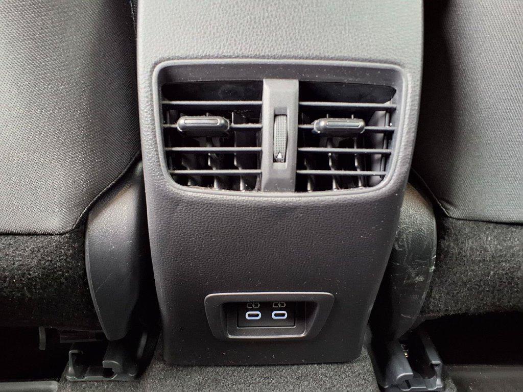 صورة مصغرة 17 لـ 2025 Toyota COROLLA CROSS HYBRID SE