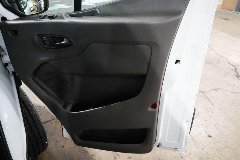صورة مصغرة 23 لـ 2023 FORD TRANSIT-250 BASE