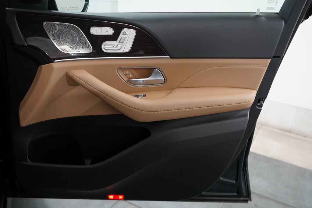 2025 Mercedes-BENZ GLS — миниатюра 35