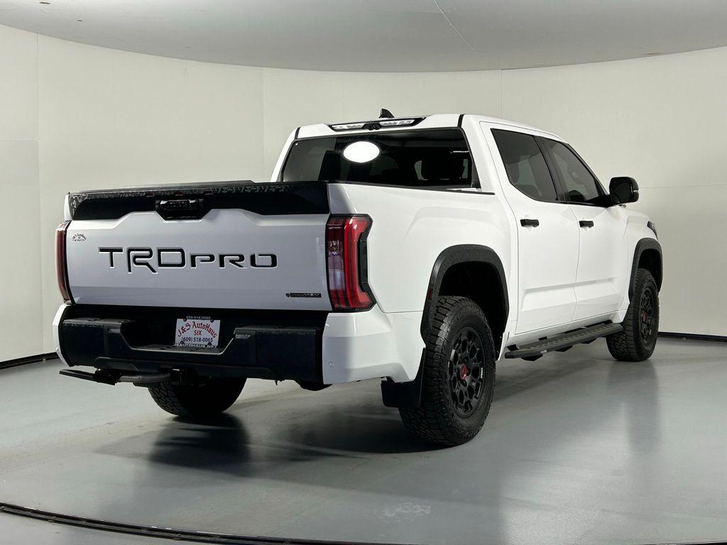 TOYOTA TUNDRA - 7